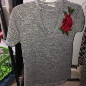 Grey shirt w embroidered rose